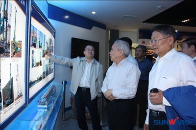 致公党王钦敏一行来山河智能现场调研