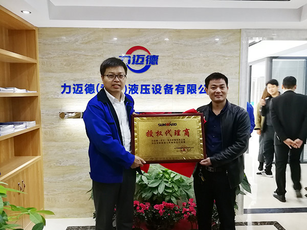 从拒绝到一次购买十台旋挖钻机,他用八年时间认识山河智能