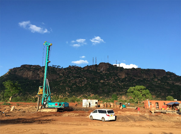 山河智能入岩神器在东非肯尼亚获赞,人好设备好