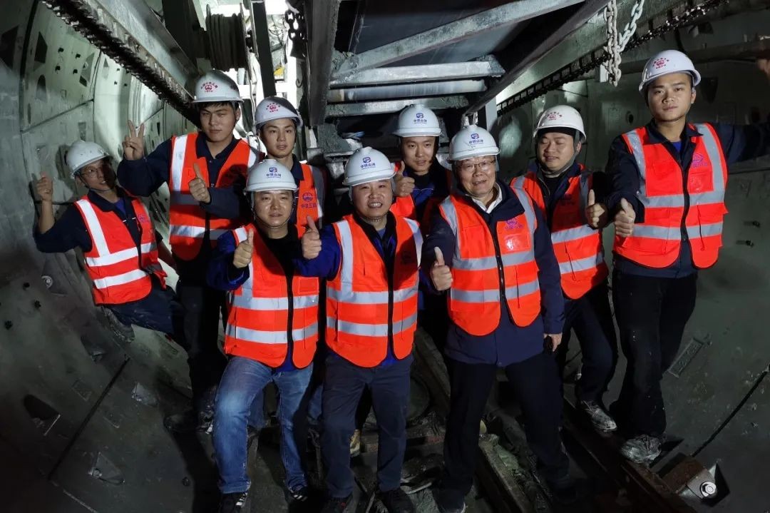 何清华亲临中铁山河盾构施工项目指导工作