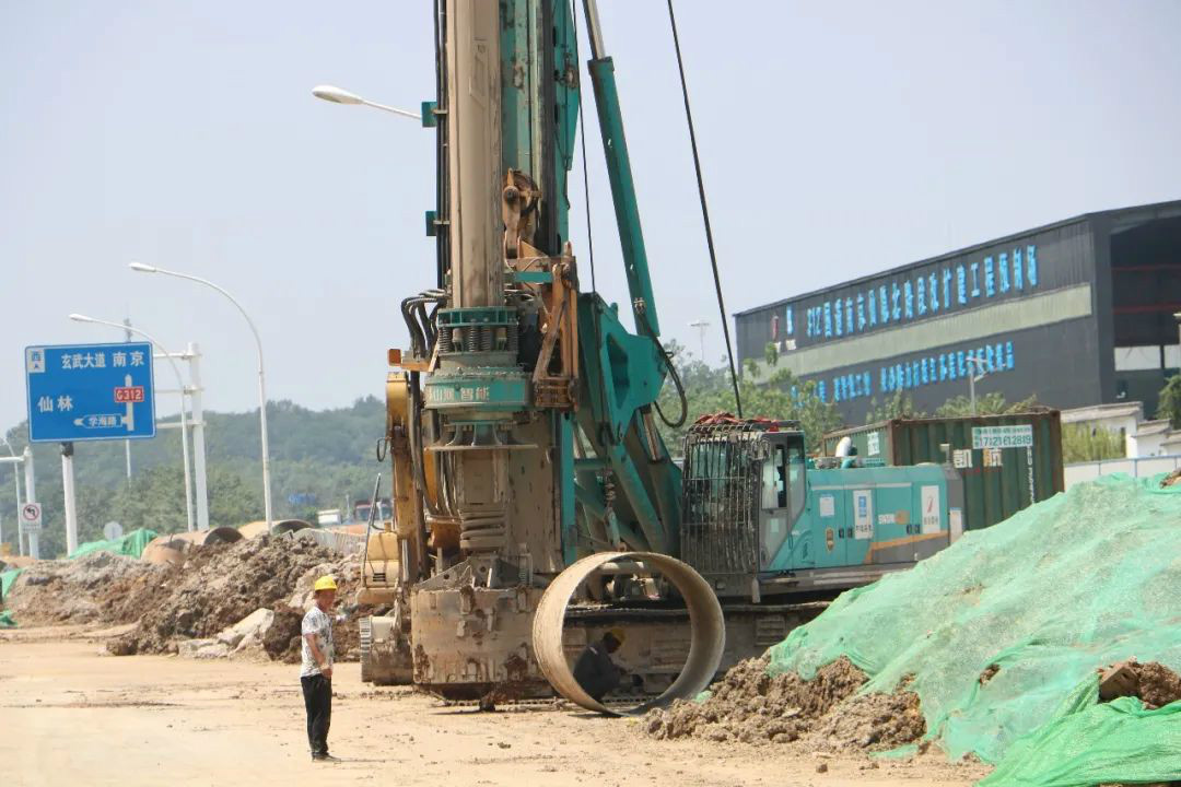 “误入”桩基 百折不回!他以8台旋挖搏未来
