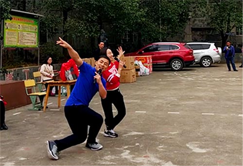 践行雷锋精神捐建“山河梦图书馆”