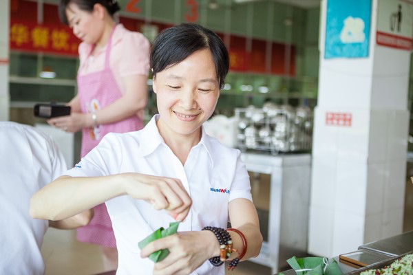 弘扬传统文化,共享浓情端午——记第三届“爱国心·山河情”包粽子比赛