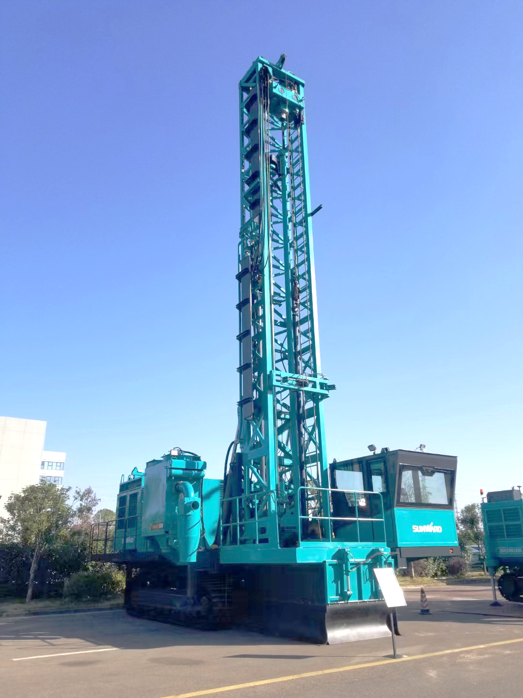 两种钻进模式+更大扭矩!山河智能自主研制的全液压牙轮钻机下线