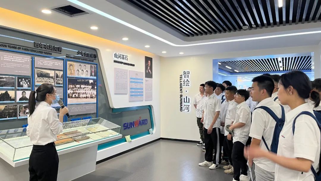 校招 | 盛夏七月,这群“向着太阳奔跑”的少年来山河智能啦!