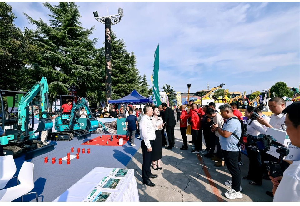 展现“掘”对实力！山河智能亮相2024微挖大会暨小型设备大会