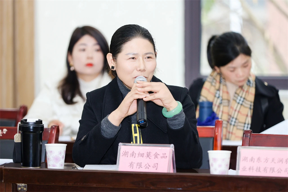 长龙街道、山河智能召开首届年货盛惠暨送春联文化惠民活动工作会议