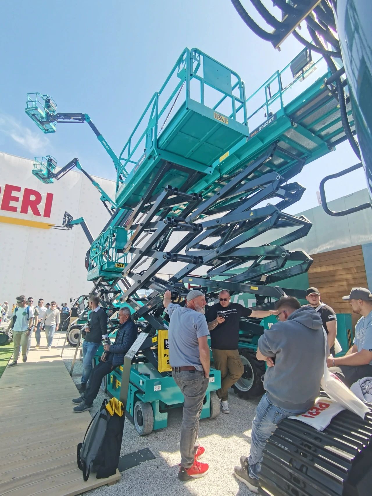 山河智能高空机械闪耀Bauma 2025！ 新能源技术与创新产品获全球瞩目