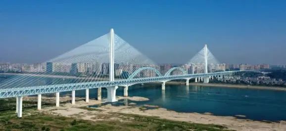 再战“世界级工程”！山河智能旋挖钻机助力宜昌长江公铁大桥建设