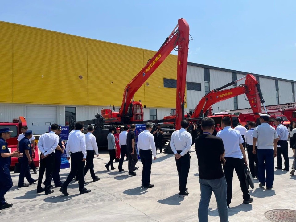 硬核破解“最后一公里”难题,山河智能应急救援设备助力“应急使命·2025”演习!