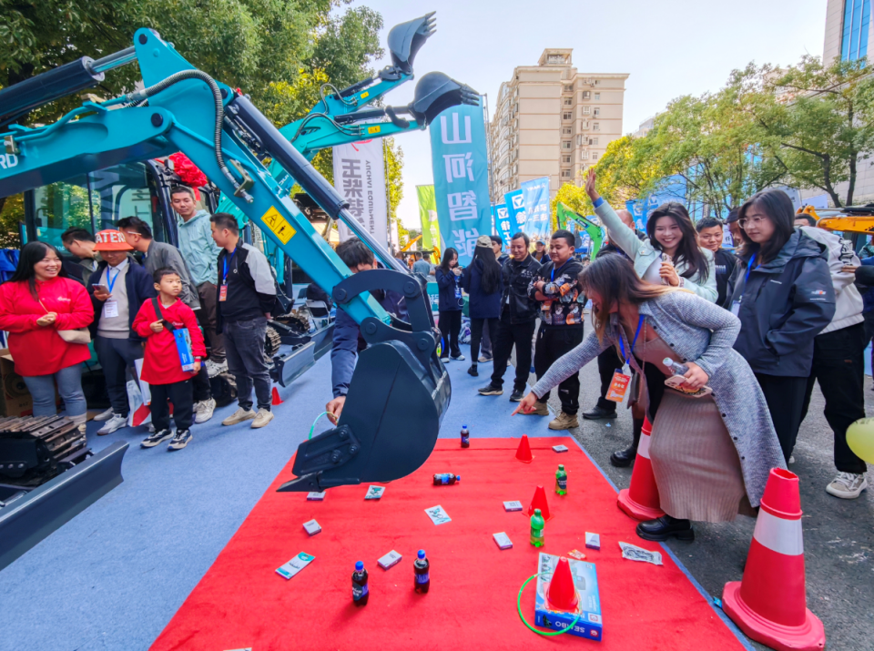 山河智能微挖“天团”闪耀武汉,引领绿色施工潮流